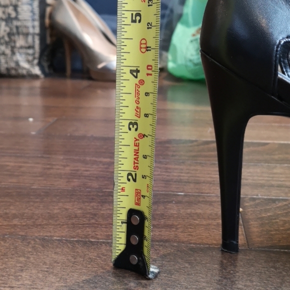 BCBGeneration black leather pumps - Picture 13 of 15